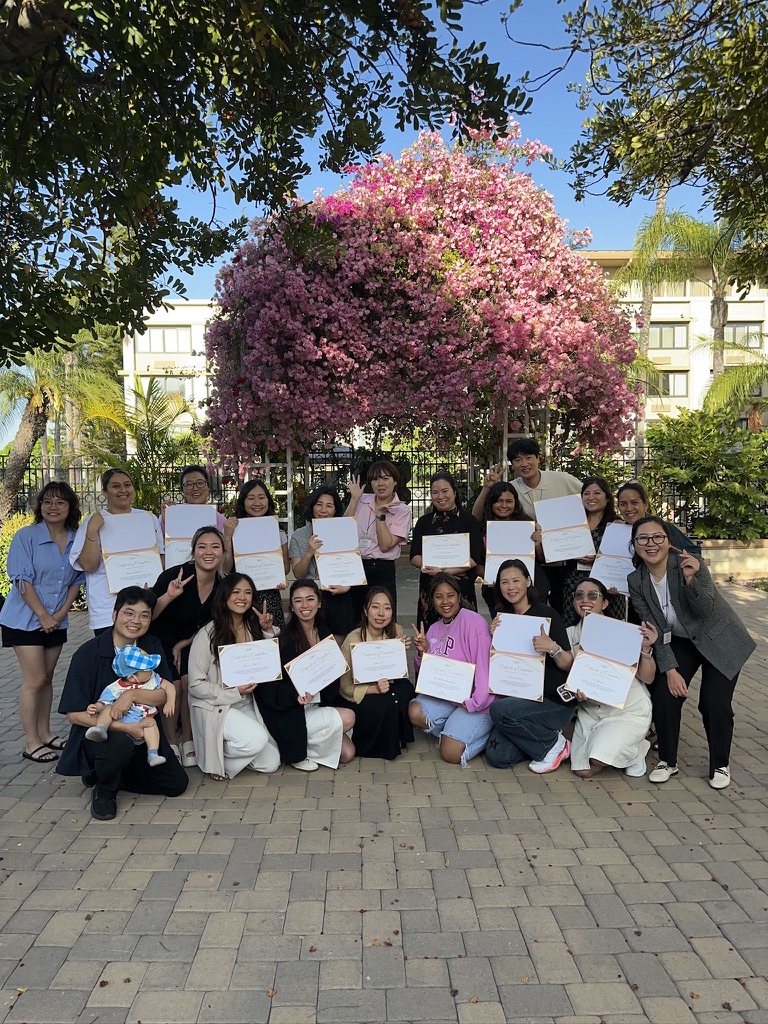 Make.N Nail Art Seminar Group Photo - Professional nail technicians with certifications